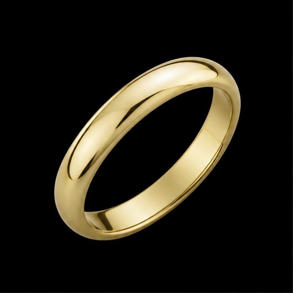 Meridian Court Wedding Band — studio view